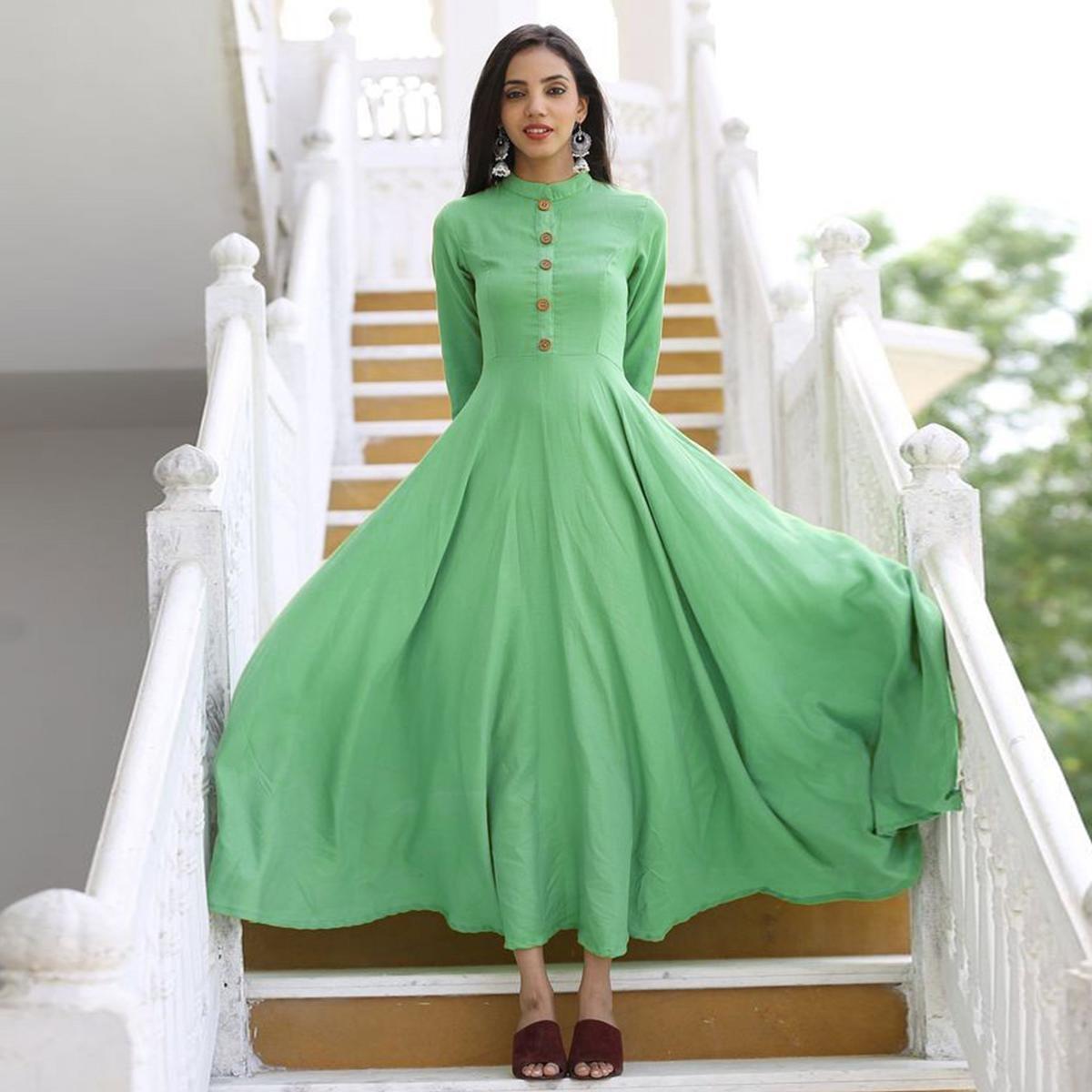 Imposing Green Colored Casual Wear Cotton Long Kurti